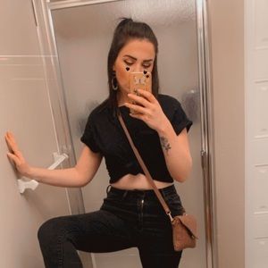 Meet your Posher, Julia